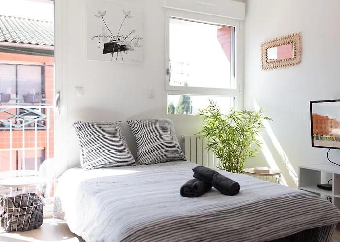 T2 Avec Parking Gratuit - Proximité Gare Appartement